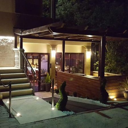 Villa Cezar Kaštel Lukšić Eksteriør billede