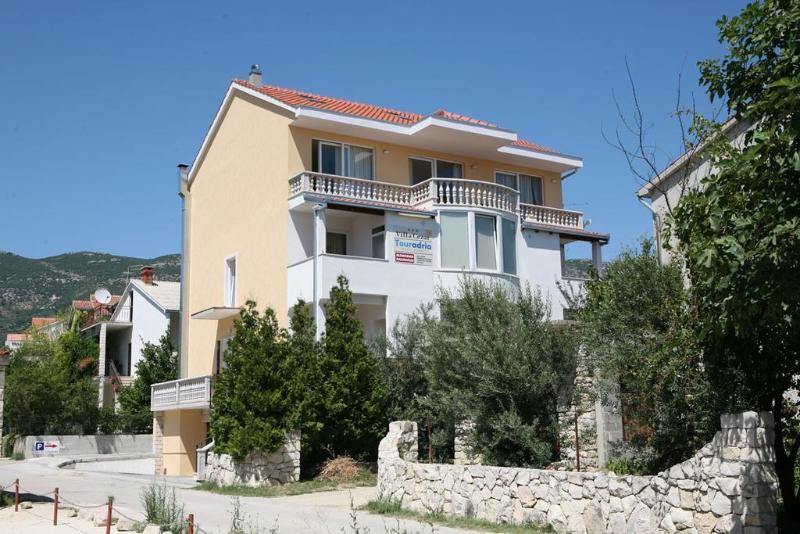 Villa Cezar Kaštel Lukšić Eksteriør billede